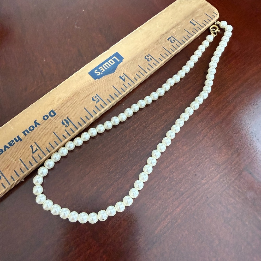 Vintage Faux Pearl Necklace - Picture 3 of 3